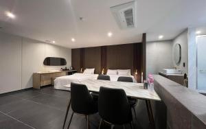Dapur atau dapur kecil di 수원 하운드호텔