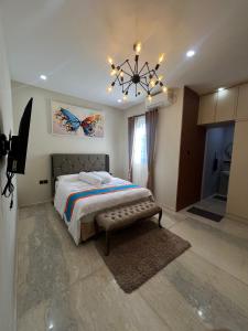 Ένα ή περισσότερα κρεβάτια σε δωμάτιο στο KitaHome Plamongan Indah