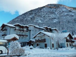 Hotel Santoni žiemą