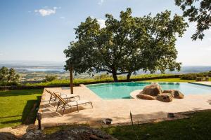 Bazén v ubytovaní Hotel Nabia alebo v jeho blízkosti