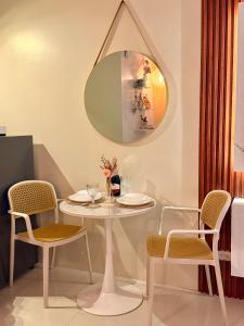 Un lugar para sentarse en Casa Eloise - SMDC Wind Residences, Tagaytay