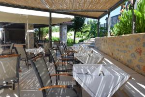 Restoran atau tempat lain untuk makan di Lefktron Hotel