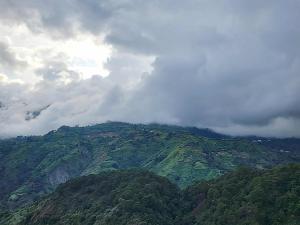 Imagen de la galería de Cozy Home - Mountain view in roof deck, en Baguio 7 fotos más