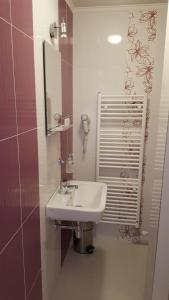 A bathroom at Penzión Galéria