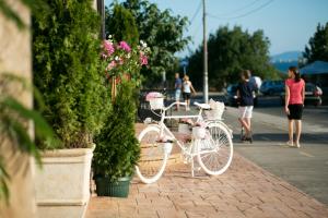 Galeriebild der Unterkunft семеен хотел Прованс Ахелой in Aheloy