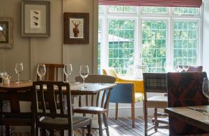 Dartbridge Inn by Greene King Inns的休息区