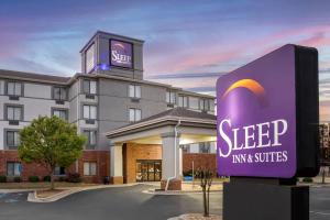 オーバーンにあるSleep Inn & Suites Auburn Campus Area I-85のスリープインとスイート