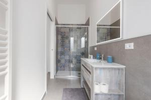 Ένα μπάνιο στο Almaré Apartment Mondello +16 φωτογραφίες