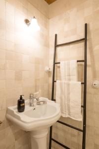 Koupelna v ubytování Appartement dans le Cap Corse - Canari + 10 fotografií