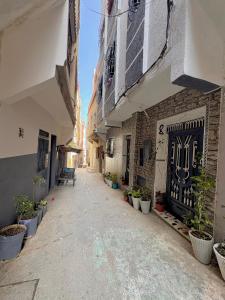 Η γειτονιά γύρω από ή μία γειτονιά κοντά σε αυτό το δωμάτιο σε οικογενειακή κατοικία