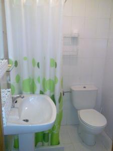 Ванна кімната в Hostal Sequeiros