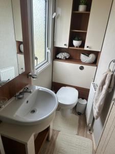 Ένα μπάνιο στο 6 berth Waterside Ingoldmells Skegness L35 SANTANAVAN 14 +28 φωτογραφίες
