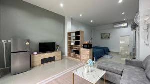Μια τηλεόραση ή/και κέντρο ψυχαγωγίας στο hidden loft