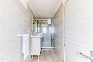 Ένα μπάνιο στο Residence Mia Amelie
