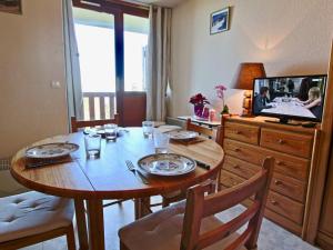 Фотография из галереи Studio cabine 4 pers. au pied des pistes avec balcon, animaux admis - FR-1-340-23 в городе Шанрус