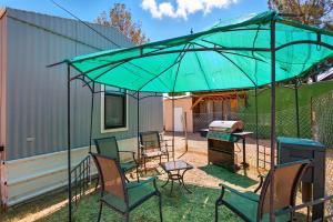 Αίθριο ή υπαίθριος χώρος στο Desert Haven Cozy 2-Bedroom Mobile Home Near NMSU home
