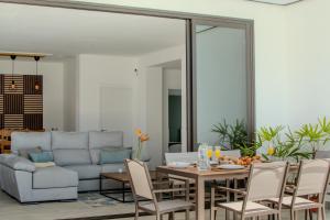 Χώρος καθιστικού στο Casa Aulaga by Villalize
