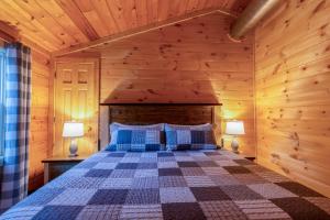 Voodi või voodid majutusasutuse Maple Valley Farm House By Avada Properties toas +58 fotot