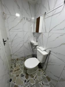 Photo de la galerie de l'établissement Manaira Suite03 com 2 camas de solteiro, à João Pessoa