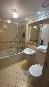 Koupelna v ubytování Winchester Cathedral View By Dancenter