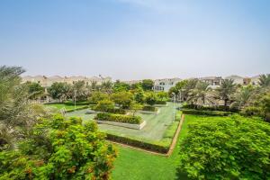 Κήπος έξω από το Getaway with Private Pool