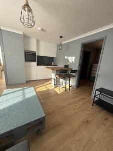 Η κουζίνα ή μικρή κουζίνα στο Modern 1 bedroom flat in Morden +6 φωτογραφίες
