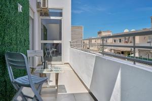 Μπαλκόνι ή βεράντα στο Spacious and refined apartment in Aouina