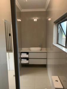 Ένα μπάνιο στο Hephaestus Guesthouse