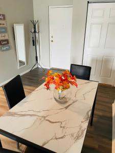 Gallery image of Light-filled 1br W Balcony & Parking Near Philly in Elkins Park Gardens +13 photos