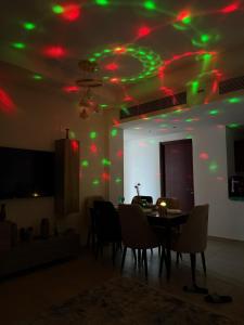 TV a/nebo společenská místnost v ubytování Oyster bey