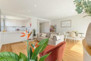 Η κουζίνα ή μικρή κουζίνα στο Garajau Sea Side by Atlantic Holiday