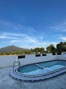Bazén v ubytování Villa Panglima Private Pool nebo v jeho okolí + 9 fotografií