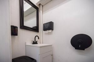 Fotografie z fotogalerie ubytování Furnished Glamping Tent/River Access/2 Queen Beds v destinaci Slade