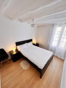 Postel nebo postele na pokoji v ubytování Lo Corner House