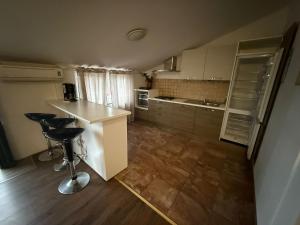 Η κουζίνα ή μικρή κουζίνα στο Apartman Nada Krk