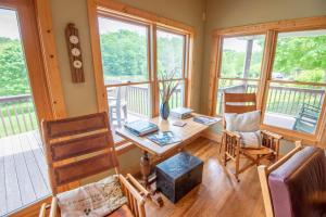 Φωτογραφία από το άλμπουμ του Temenos on the New River - Easy River Access - Yard Space - Ping Pong σε Crumpler +30 φωτογραφίες