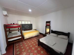 Afbeelding uit fotogalerij van Surfer Grill Accommodation - Pradomar PC Experience in Puerto Colombia