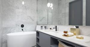 Ένα μπάνιο στο Xoma by Viadora