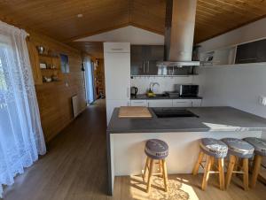 Nhà bếp/bếp nhỏ tại Sedmikvítek +9 ảnh