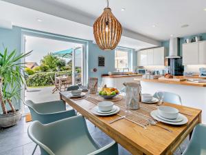 Kuchyň nebo kuchyňský kout v ubytování 3 Bed in Croyde 86078
