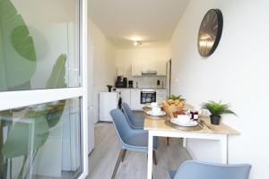 Η κουζίνα ή μικρή κουζίνα στο Havn Suites - Modernes 2-Raum Apartment für 4 Personen mit Balkon