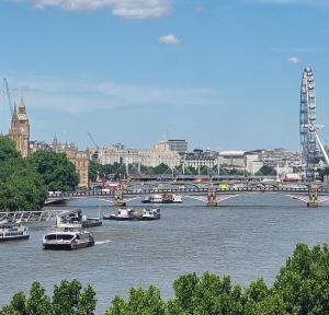 Peisaj natural din apropierea acestei pensiuni +13 fotografii