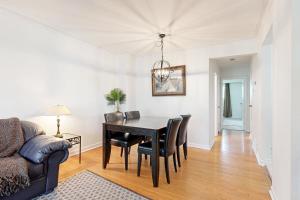 Χώρος καθιστικού στο Your Peaceful Oasis in the City