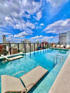 Swimmingpoolen hos eller tæt på #ApRoPriAdO ao bem estar C/ Tv Smart