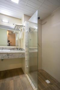 Et badeværelse på Makai Resort All Inclusive Convention Aracaju