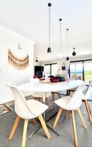 Φωτογραφία από το άλμπουμ του Casa de Piña walk to the beach σε Newport +39 φωτογραφίες