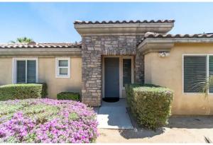 Ảnh trong thư viện ảnh của Lakefront 3BR Indio Retreat with Backyard and Games ở Indio