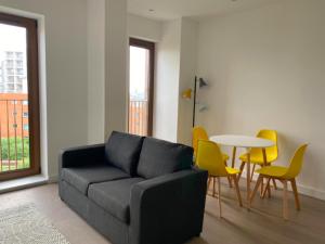 O zonă de relaxare la Pearl Bay - One bedroom Luxury Apartment in St Albans