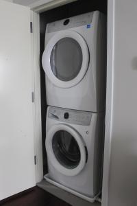 Fotografie z fotogalerie ubytování CHIC, Renovated Brownstone in PRIME DT Albany v destinaci Albany