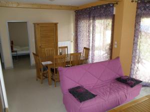 Fotografie z fotogalerie ubytování Gîte Confortable avec Terrasse et Jardin Clôturé - FR-1-611A-10 v destinaci Vouécourt